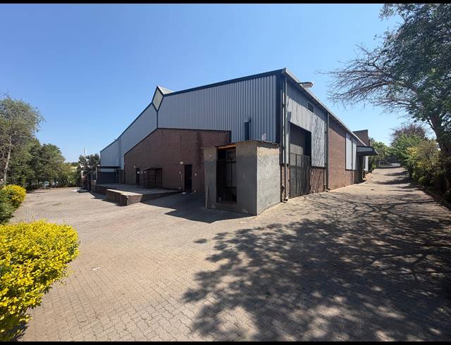 1,760M² WAREHOUSE TO LET IN KYALAMI